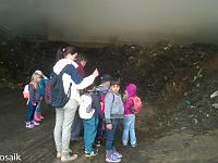 20150527-WP 20150527 003 : Die Vorschulkinder erkunden die Kompostierungsanlage in Beselich