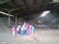 20150527-WP 20150527 024 : Die Vorschulkinder erkunden die Kompostierungsanlage in Beselich